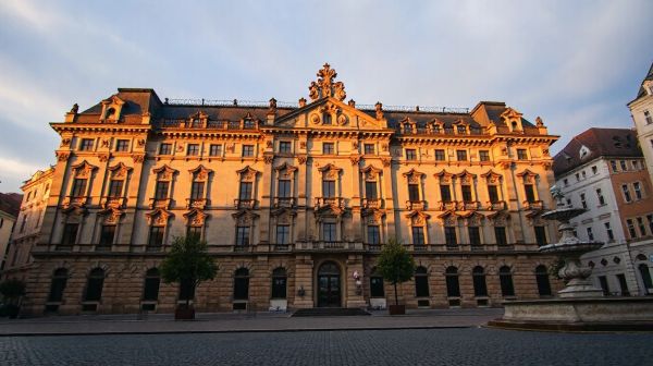 Kulturelles Erbe von Daniel Graf von Luxburg entdecken